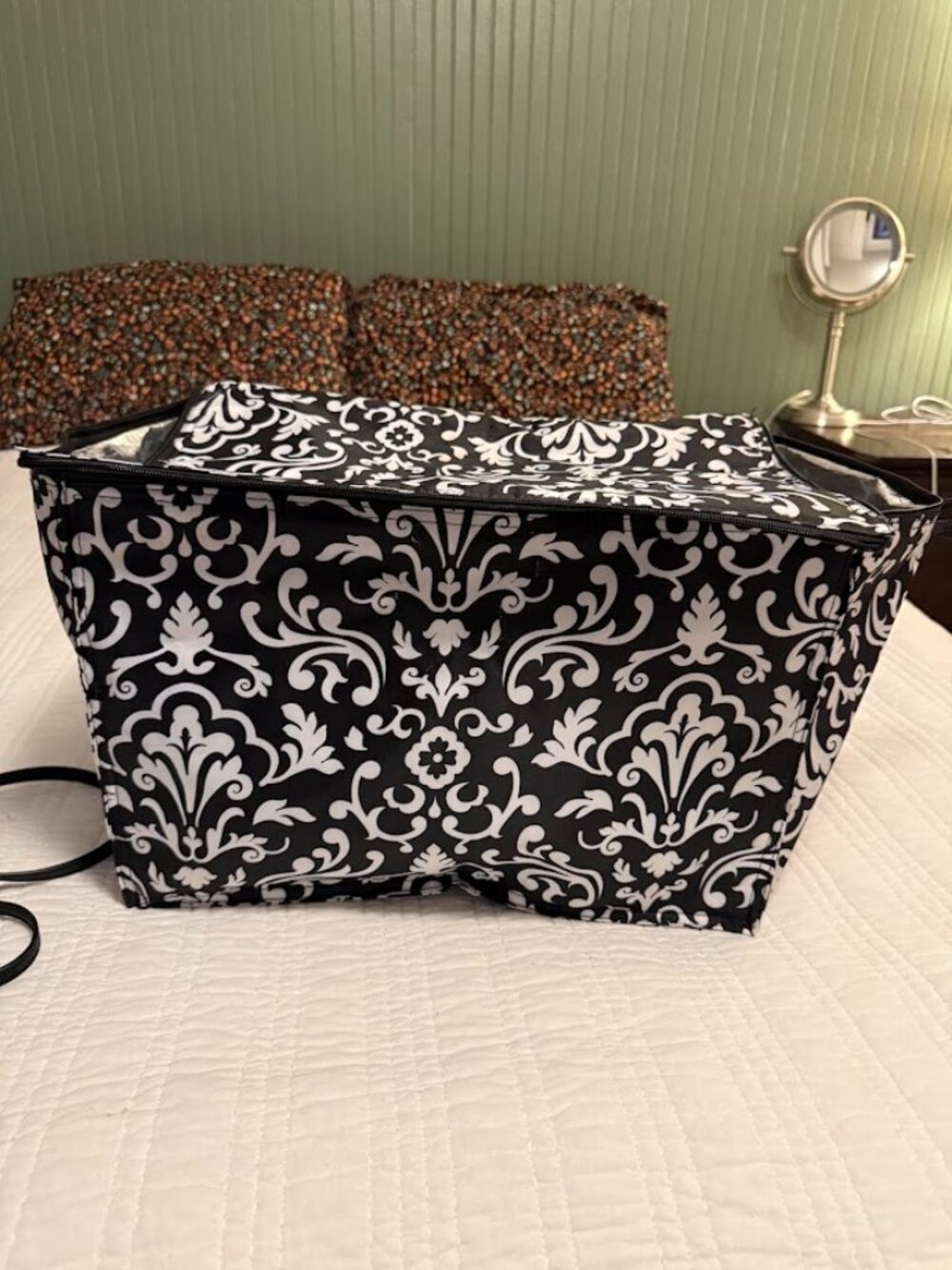 Thirty One Black and White Damask Large Thermal Cooler NEW